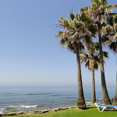 Dona Lola Beach House *